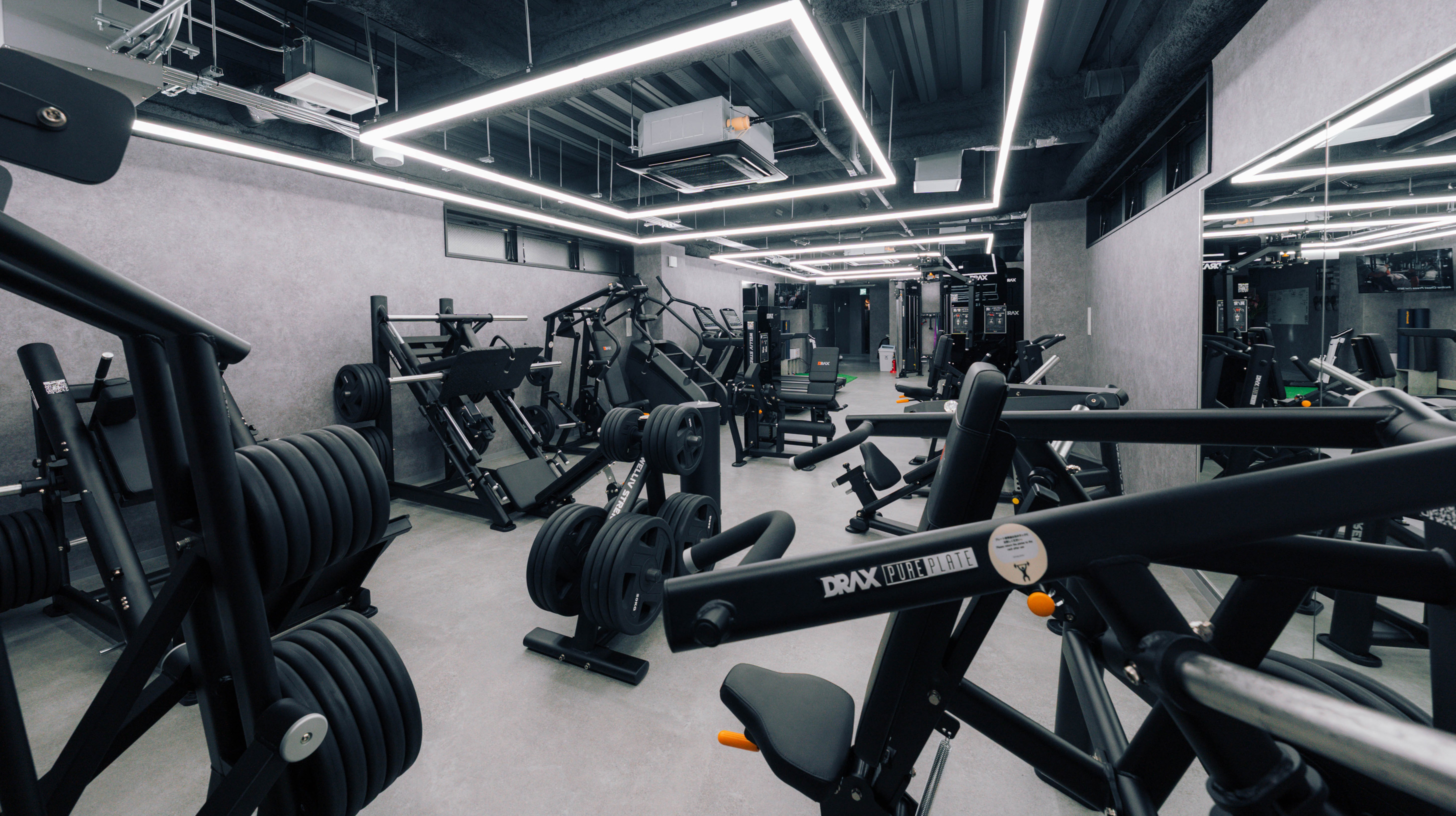 24時間フィットネスジム 御堂筋本町駅から徒歩１分 FitnessGym 999