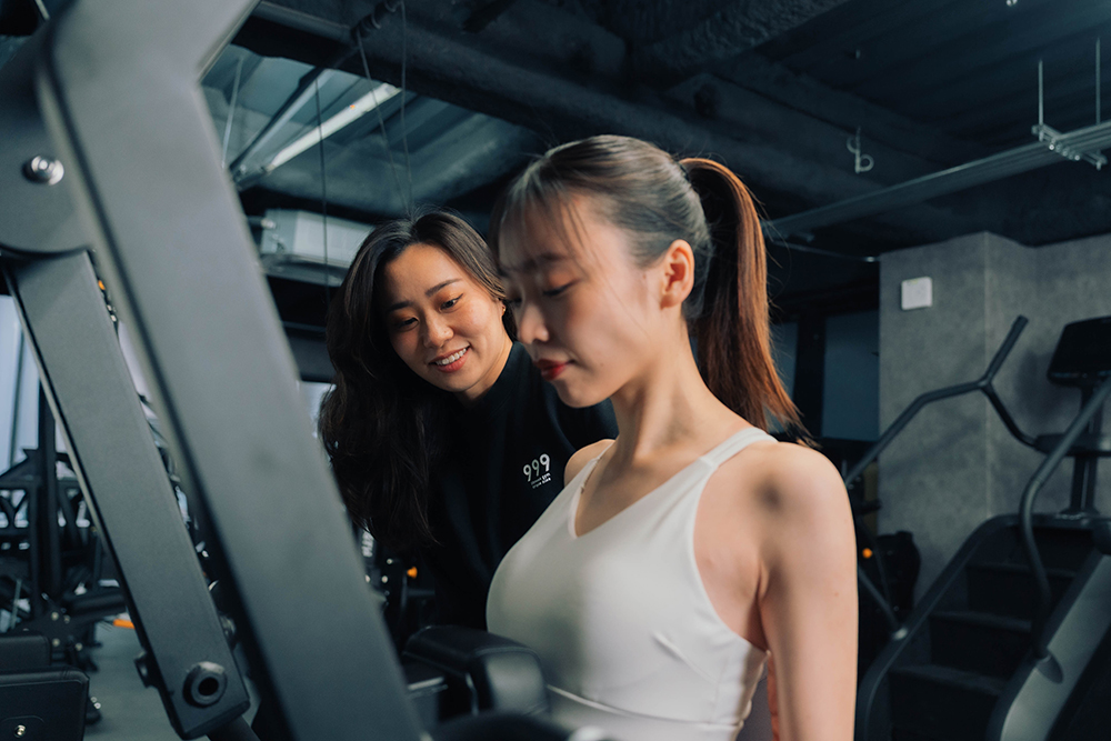 24時間フィットネスジム 御堂筋本町駅から徒歩１分 FitnessGym 999