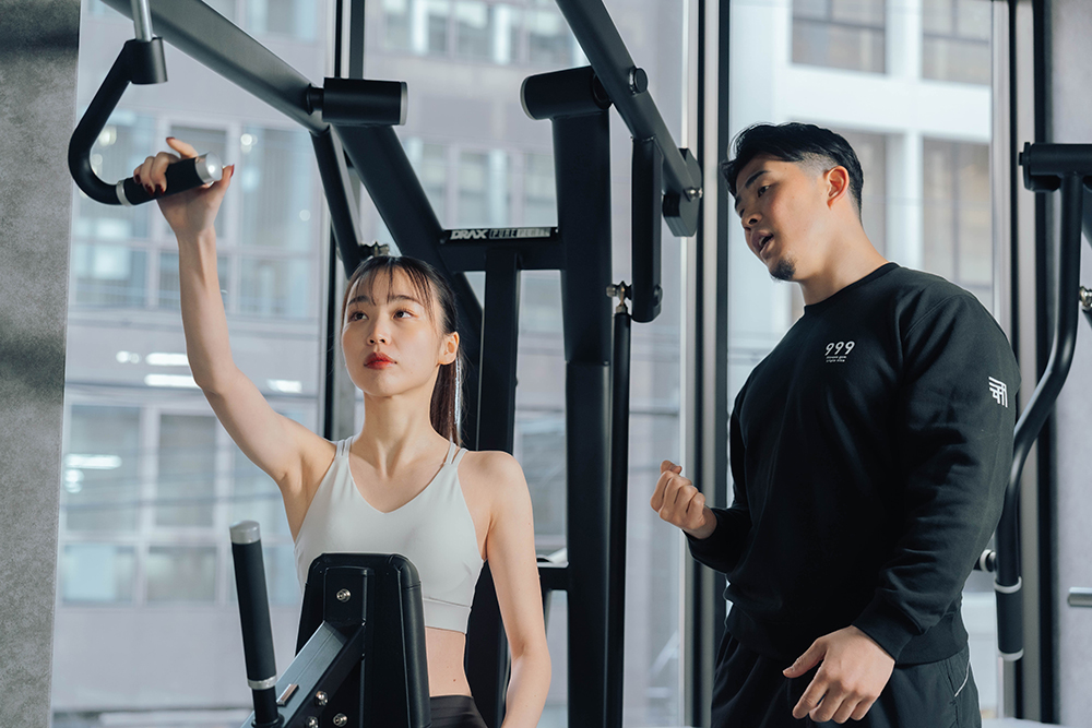 24時間フィットネスジム 御堂筋本町駅から徒歩１分 FitnessGym 999